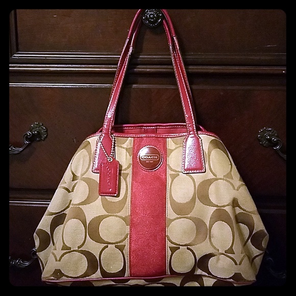 Coach signature bag - Picture 1 of 7